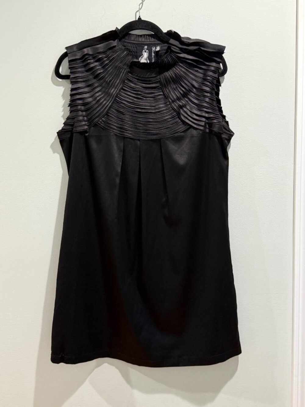 Twelve by Twelve Black Satin Pleated Sunburst Neck Juniors Mini Dress Medium/ Wo